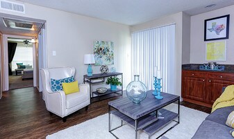 Brandon Oaks Apartment Homes in San Antonio, TX - Building Photo