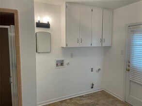 303 S 6th St in Pflugerville, TX - Building Photo - Building Photo