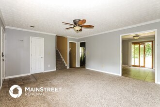 4985 Diggers Way in Sugar Hill, GA - Building Photo - Building Photo