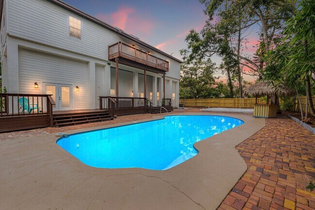 property at 106 22nd Ave SE