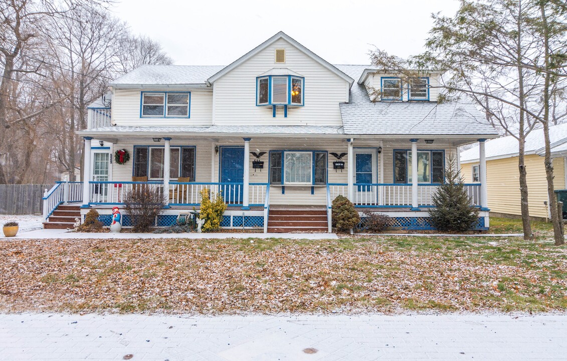 531 Naugatuck Ave in Milford, CT - Building Photo