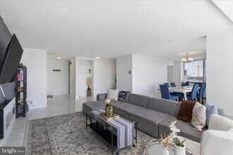 301 N Beauregard St in Alexandria, VA - Building Photo - Building Photo