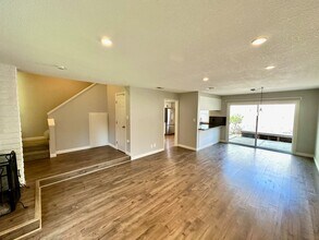 416 Florin Rd in Sacramento, CA - Building Photo - Building Photo