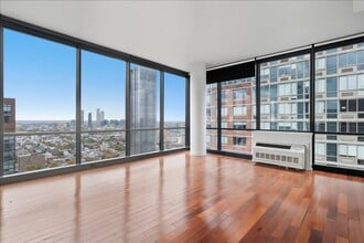 389 Washington St in Jersey City, NJ - Building Photo - Building Photo