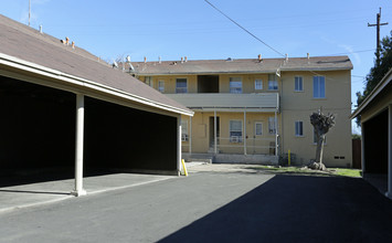 Mountain View Manor Apartments in San Bernardino, CA - Building Photo - Building Photo