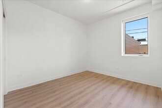 1801 W Grand Ave in Chicago, IL - Building Photo - Building Photo