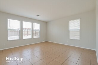 4726 W Lindenthal Ln in Tucson, AZ - Foto de edificio - Building Photo