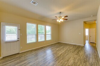 11817 Mockingbird Ln in Montgomery, TX - Building Photo - Building Photo