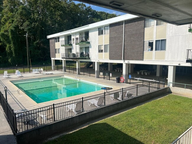 Emeralds Apartments