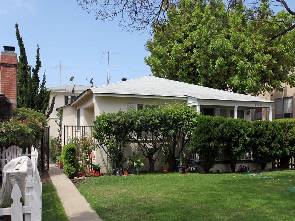 1705-1709 Barry Ave in Los Angeles, CA - Building Photo