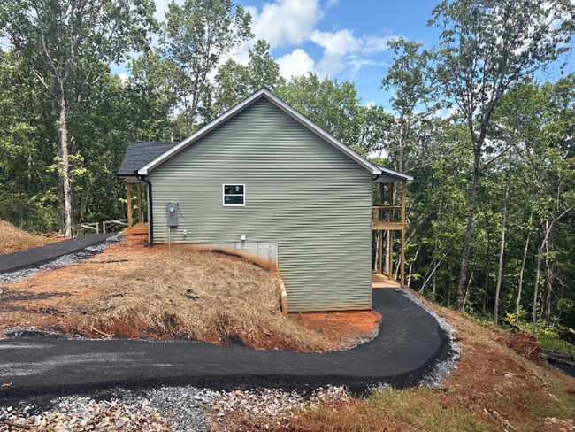 361 Tower Dr in Dawsonville, GA - Building Photo - Building Photo