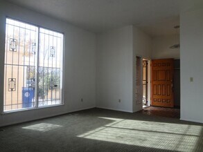 3220 La Ronda Pl NE in Albuquerque, NM - Building Photo - Building Photo