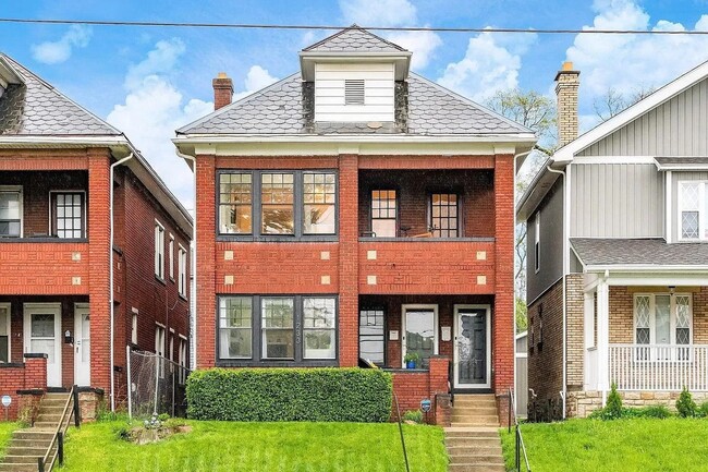 property at 1233 E Livingston Ave