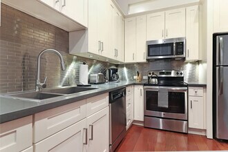 822 Perdido St in New Orleans, LA - Building Photo - Building Photo