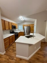 8929 Meadow Park Cir in Anchorage, AK - Building Photo - Building Photo