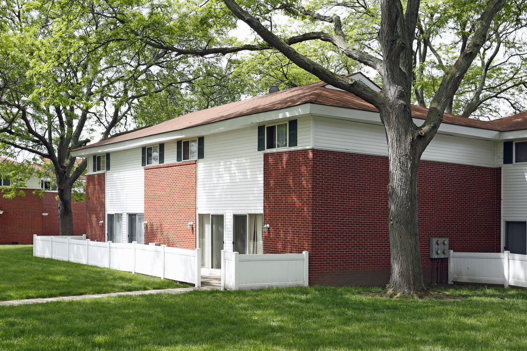 Maple Grove Townhomes in Toledo, OH - Foto de edificio