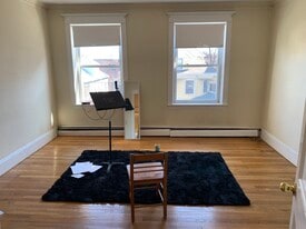 31 Quint Ave, Unit 1 in Boston, MA - Building Photo