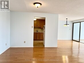 960 Teron Rd in Ottawa, ON - Building Photo - Building Photo