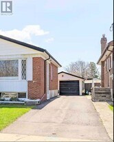 43 Kecala Rd in Toronto, ON - Building Photo