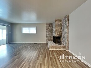 2340 Logan Way in Sparks, NV - Building Photo - Building Photo