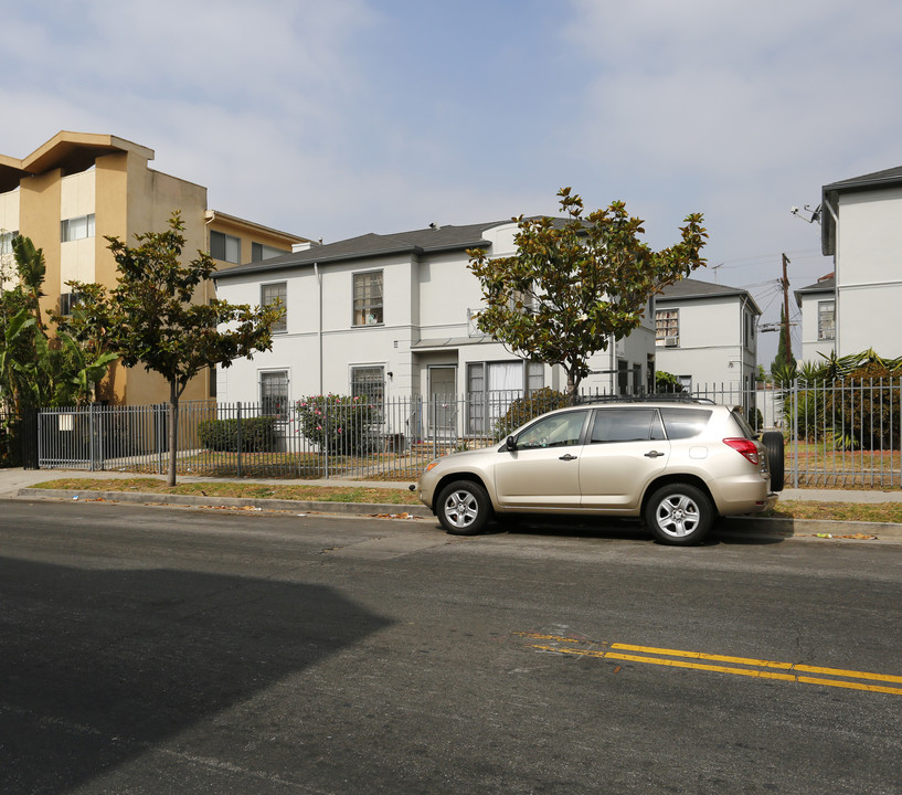 807 S St Andrews Pl in Los Angeles, CA - Foto de edificio