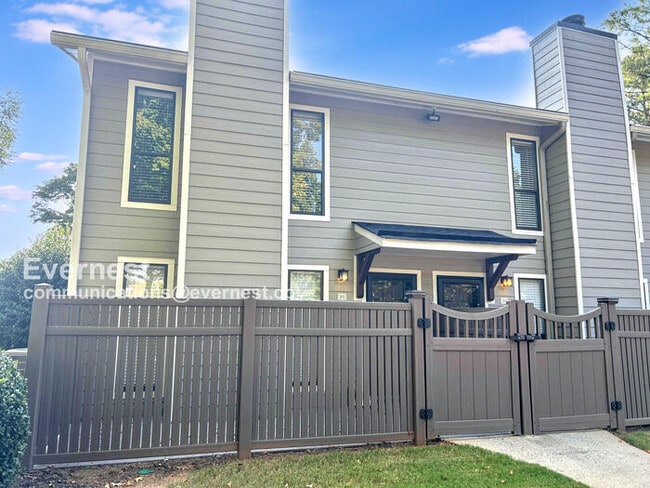 201 Park Ridge Cir in Marietta, GA - Foto de edificio - Building Photo