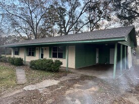 805 Pershing Ave in Lufkin, TX - Building Photo