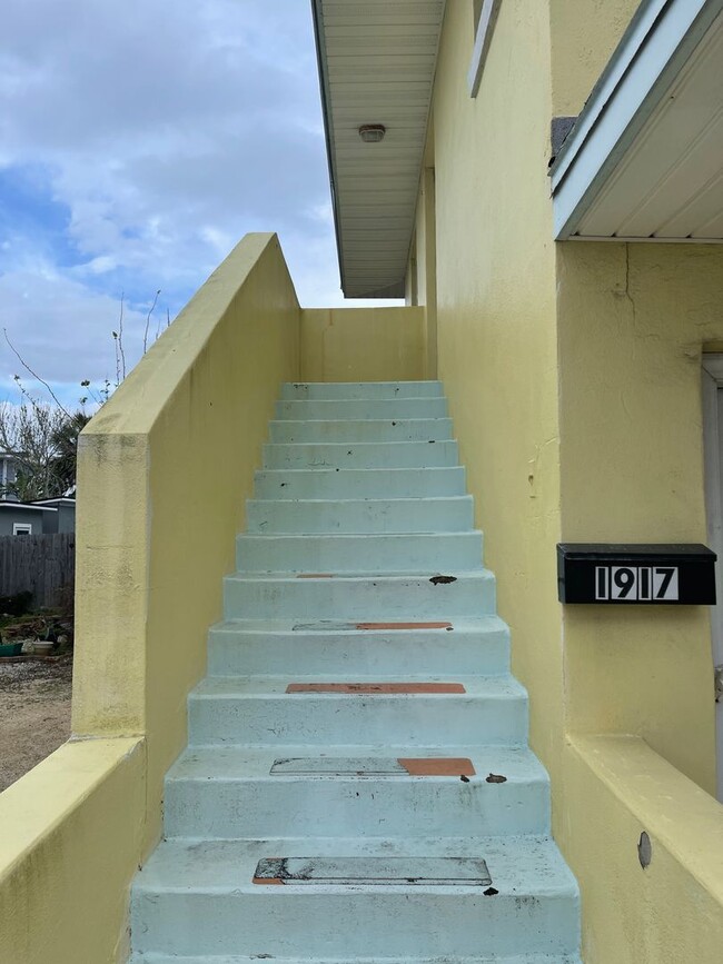 1917 First St in Neptune Beach, FL - Building Photo - Building Photo