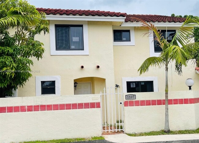 1107 San Remo Cir in Homestead, FL - Building Photo - Building Photo