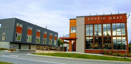 2802 Turnagain St, Unit 3 in Anchorage, AK - Foto de edificio - Building Photo