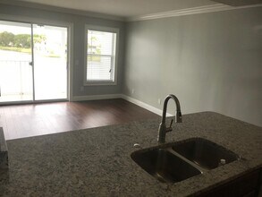 285 Cypress Point Dr in Palm Beach Gardens, FL - Building Photo - Building Photo