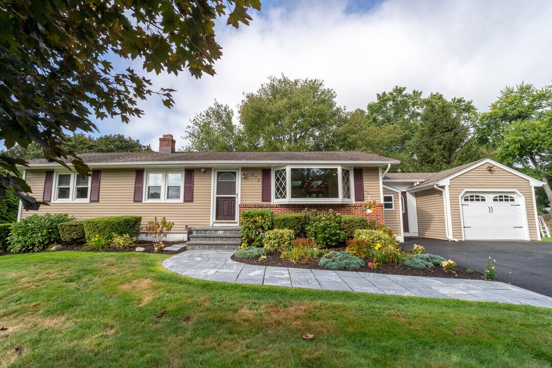 272 Woodruff Rd in Milford, CT - Building Photo