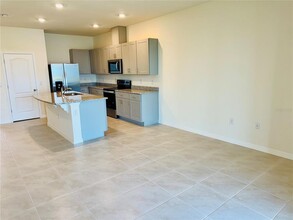 1492 Isleta Lp in Kissimmee, FL - Building Photo - Building Photo