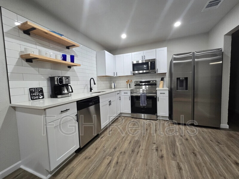 12107 El Sendero St in San Antonio, TX - Building Photo