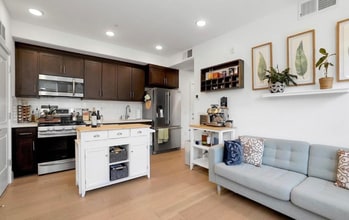29438 Urbia Way in Hayward, CA - Foto de edificio - Building Photo