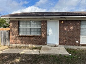 4220 E Johnson Ave in Pensacola, FL - Building Photo
