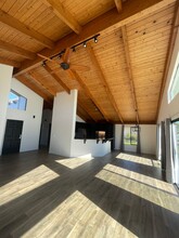 1260 S Ridgemark Dr in Hollister, CA - Building Photo - Building Photo