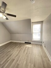 403 W 6th St in Cedar Falls, IA - Building Photo - Building Photo