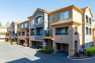 Park Place Regency Park in Sacramento, CA - Building Photo - Building Photo