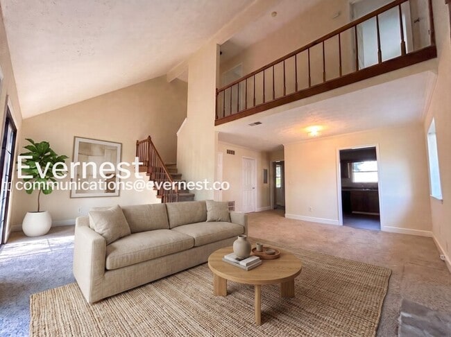 property at 1174 Ridgecrest Ln SE