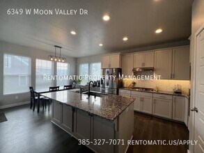 6349 W Moon Vly Dr in South Jordan, UT - Building Photo - Building Photo