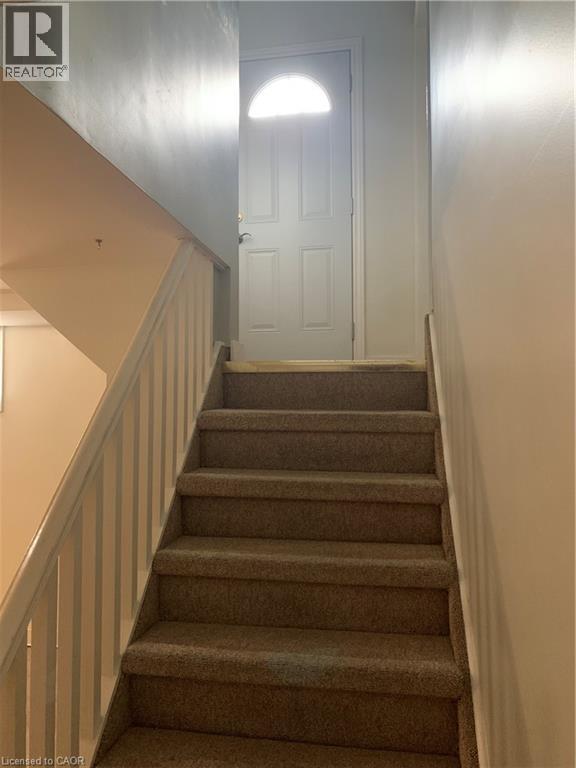 72 Southmeadow Crescent in Hamilton, ON - Building Photo - Building Photo