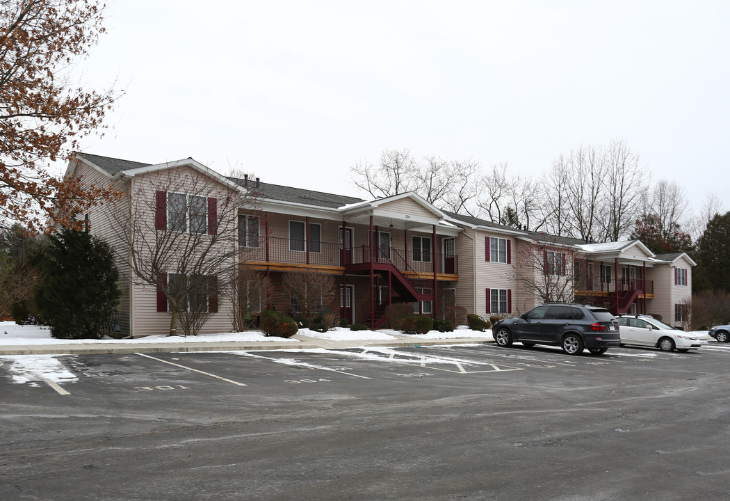 Woods Edge Apartments in Clifton Park, NY - Building Photo