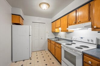 Riverbend Apartments in Clarksburg, WV - Building Photo - Building Photo