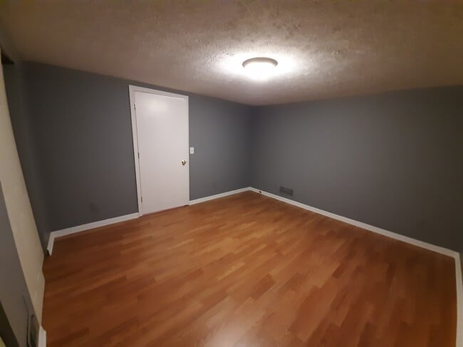 3792 Brick Schoolhouse Rd, Unit Back B in Hamlin, NY - Foto de edificio - Building Photo