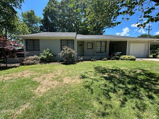 property at 5252 Hiram Lithia Springs Rd SW