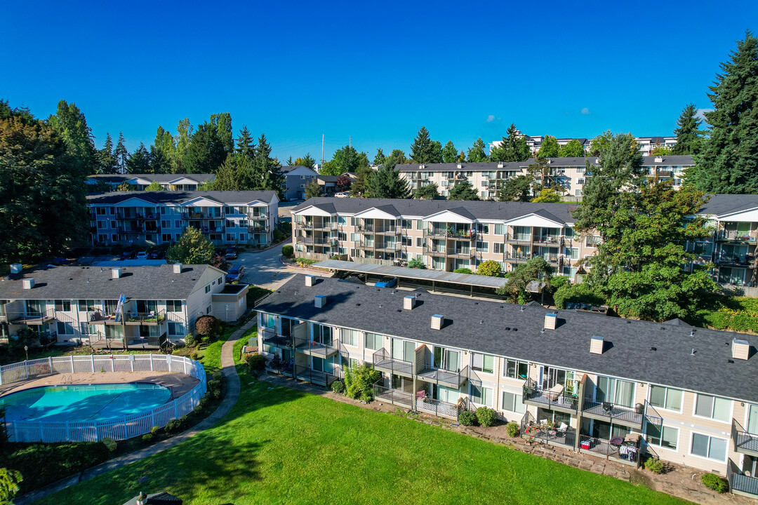 Landing at Angle Lake in Seatac, WA - Foto de edificio