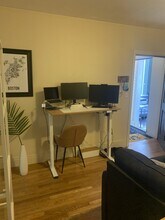 287 W 5th St, Unit 1 in Boston, MA - Building Photo - Building Photo