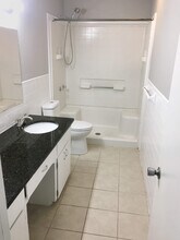 902 S 10th St in Rogers, AR - Building Photo - Building Photo