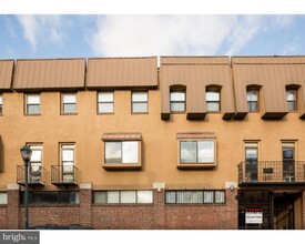 2031 South St-Unit -204 in Philadelphia, PA - Building Photo - Building Photo